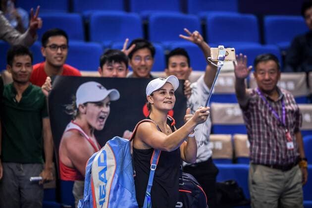 Sport Bilder des Tages Ashleigh Barty of Australia celebrates after defeating Caroline Garcia of France in their group match during the Hengqin Life WTA Tennis Damen Elite Trophy Zhuhai 2018 in Zhuhai city, south China s Guangdong province, 1 November 2018. Ashleigh Barty defeated Caroline Garcia 2-0 (6-3, 6-4). Ashleigh Barty slashes Caroline Garcia at Hengqin Life WTA Elite Trophy Zhuhai  519811675645149362