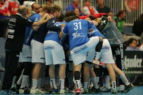 Die Spieler von TV Huettenberg schwoeren sich vor dem Spiel ein beim Spiel TUSEM Essen vs. TV Huettenberg, Handball, 2. Bundesliga, 02.11.2018 TUSEM Essen vs. TV Huettenberg, Handball, 2. Bundesliga, 02.11.2018 Essen Copyright: xMarioxHommesx Eibner-Pressefotox EP_mhs