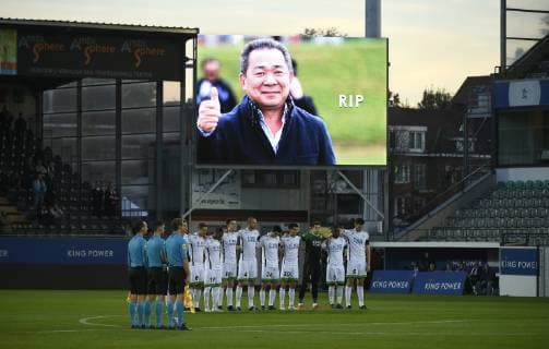 Sport Themen der Woche KW44 Sport Bilder des Tages Players and referees observe a minute silence to commemorate the deceased chairman of OHL Leuven Vichai Srivaddhanaprabha, who died in a helicopter crash last Saturday, ahead of a soccer game between OH Leuven OHL and Tubize, Saturday 03 November 2018 in Oud-Heverlee, on the 13th day of the Proximus League 1B division of the Belgian soccer championship. JOHNxTHYS  x05460484x