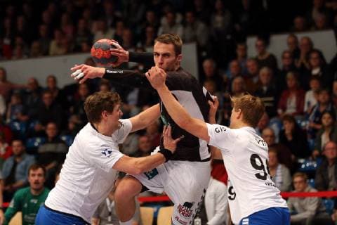 Handball Handball 3.Liga Nord 2018 2019 - Handball Sportverein Hamburg vs. TSV Bayer Dormagen Daniel Eggert (Dormagen),Lukas Ossenkopp (Hamburg),Tim Wieling (Dormagen), Sporthalle Hamburg Hamburg