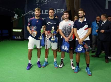 04.11.2018 - Tennis - ATP Tennis Herren Challenger Cup - Bauer Watertechnology-Cup 2018 - Internationale Deutsche Hallenmeisterschaft - Finale Doppel - DaMa - Gruppenbild nach Spielende v.l.: Kevin Krawietz (GER) Andreas Mies (GER) Jonny Omara O Mara (GBR) Hugo Nys (FRA)
