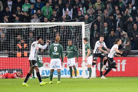 Fußball, AS St. Etienne - SCO Angers 04 MATEO PAVLOVIC (SCO) - 15 PIERRICK CAPELLE (SCO) - JOIE FOOTBALL : Saint Etienne vs Angers - Ligue 1 Conforama - 04 11 2018 FEP Panoramic 