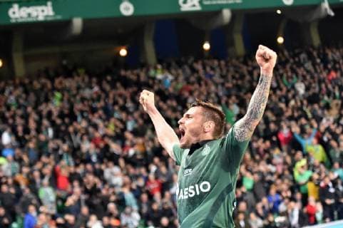 Joie de Mathieu Debuchy (saint etienne) FOOTBALL : Saint Etienne vs Angers - Ligue 1 Conforama - 04 11 2018 FredericChambert Panoramic 