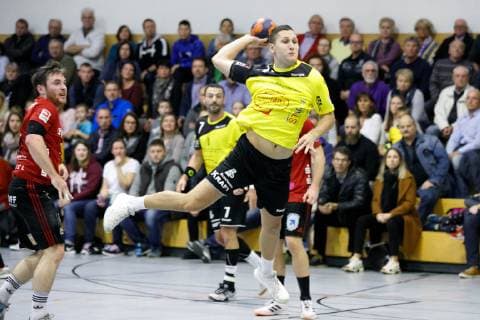04.11.2018, xmzx, Handball 3.Liga, SG Bruchköbel - TV Erlangen-Bruck v.l. Dennis Weit (Bruchköbel) Neuzugang Bruchköbel Hessen Deutschland (DEU)