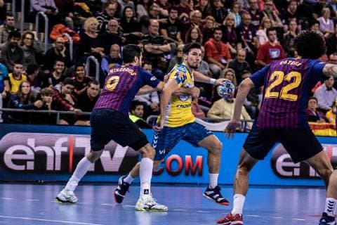 November 4, 2018 - Barcelona, Barcelona, Spain - Alex Dujshebaev, 10 of PGE Vive Kielce in actions during VELUX EHF Champions League match between FC Barcelona Barca Lassa and PGE Vive Kielce on November 04, 2018 at Palau Blaugrana, in Barcelona, Spain, Handball: VELUX EHF Champions League - Fc Barcelona Lassa v PGE Vive Kielce. - ZUMAa181 20181104_zaa_a181_084 Copyright: xAFP7x