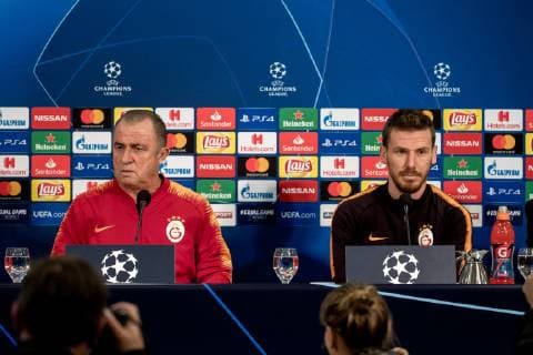 05.11.2018, Fussball, Saison 2018 2019, Champions League, 4. Spieltag -Pressekonferenz + Abschlusstraining Galatasaray Istanbul v. l. Cheftrainer Fatih Terim (Galatasaray Istanbul), Serdar Aziz (Galatasaray Istanbul) Gelsenkirchen Veltins Arena NRW Deutschland