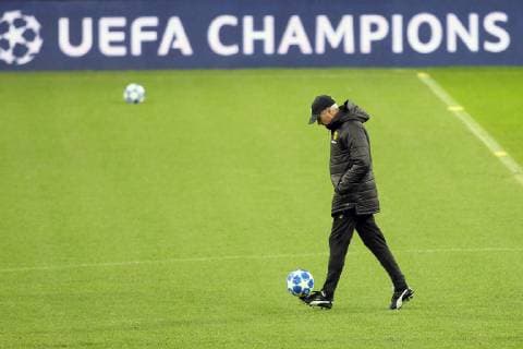 Sport Bilder des Tages Trainer Lucien Favre ( Borussia Dortmund ), Training, Atletico Madrid vs. Borussia Dortmund, Fussball, Champions League Gruppenphase, 05.11.2018 Training , Atletico Madrid vs. Borussia Dortmund, Fussball, Champions League Gruppenphase, 05.11.2018 Madrid Copyright: xLanger Eibner-Pressefotox EP_HLR