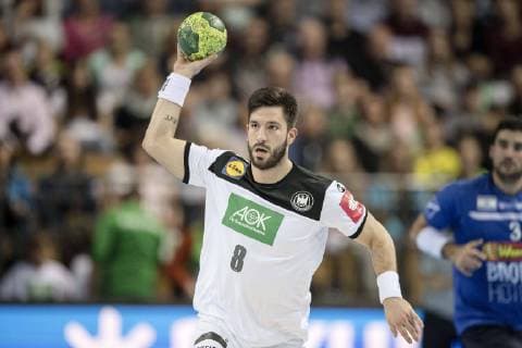 Tim SUTON (GER), halbe Figur, Halbfigur, in Aktion; Handball Laenderspiel der Maenner, Qualifikatiionsspiel zur EHF Europameisterschaft 2020, Deutschland (GER) - Isreal (ISR) 37:21, am 24.10.2018 in Wetzlar Deutschland