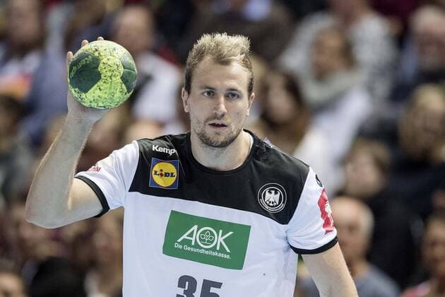 Julius KUEHN (Kühn, GER), halbe Figur, Halbfigur, in Aktion; Handball Laenderspiel der Maenner, Qualifikatiionsspiel zur EHF Europameisterschaft 2020, Deutschland (GER) - Isreal (ISR) 37:21, am 24.10.2018 in Wetzlar Deutschland