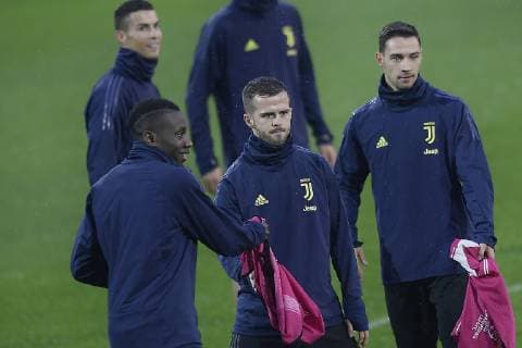 Fußball, CL, Juventus Turin Training Photo LaPresse - Fabio Ferrari November 06, 2018 Turin, Italy soccer Juventus fc session training day before Juventus Fc vs Manchester United ManU - Uefa Champions League 2018 2019 - Allianz Stadium - Group H. In the pic:Miralem Pjanic  Copyright: xFabioxFerrari LaPressex