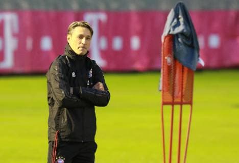 Trainer Niko Kovac allein Fussball FC Bayern München. Abschlußtraining vor dem CL-Spiel gegen AEK Athens FC 06.11.2018 DFL UND DFB REGULATIONS PROHIBIT ANY USE OF PHOTOGRAPHS AS IMAGE SEQUENCES AND OR QUASI-VIDEO.