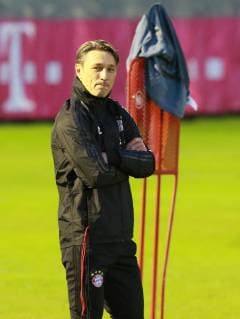 Trainer Niko Kovac nachdenklich Fussball FC Bayern München. Abschlußtraining vor dem CL-Spiel gegen AEK Athens FC 06.11.2018 DFL UND DFB REGULATIONS PROHIBIT ANY USE OF PHOTOGRAPHS AS IMAGE SEQUENCES AND OR QUASI-VIDEO.