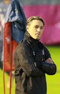Trainer Niko Kovac nachdenklich Fussball FC Bayern München. Abschlußtraining vor dem CL-Spiel gegen AEK Athens FC 06.11.2018 DFL UND DFB REGULATIONS PROHIBIT ANY USE OF PHOTOGRAPHS AS IMAGE SEQUENCES AND OR QUASI-VIDEO.