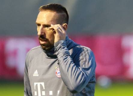 Franck Ribery Fussball FC Bayern München. Abschlußtraining vor dem CL-Spiel gegen AEK Athens FC 06.11.2018 DFL UND DFB REGULATIONS PROHIBIT ANY USE OF PHOTOGRAPHS AS IMAGE SEQUENCES AND OR QUASI-VIDEO.