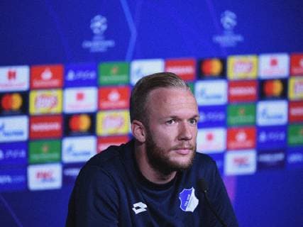 06.11.2018, xmeix, Fussball UEFA Champions League, Pressekonferenz Abschlusstraining Olympique Lyon - TSG 1899 Hoffenheim, emspor, v.l. Kevin Vogt (TSG 1899 Hoffenheim) DFL DFB REGULATIONS PROHIBIT ANY USE OF PHOTOGRAPHS as IMAGE SEQUENCES and or QUASI-VIDEO Lyon