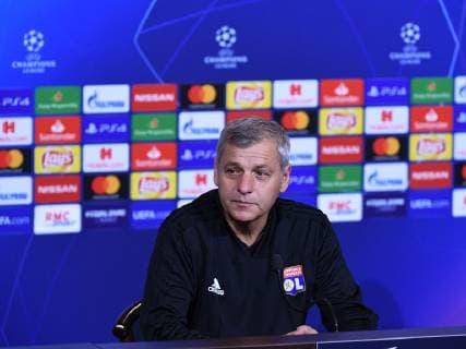 06.11.2018, xmeix, Fussball UEFA Champions League, Pressekonferenz Abschlusstraining Olympique Lyon - TSG 1899 Hoffenheim, emspor, v.l. Trainer Bruno Genesio (Olympique Lyon) DFL DFB REGULATIONS PROHIBIT ANY USE OF PHOTOGRAPHS as IMAGE SEQUENCES and or QUASI-VIDEO Lyon