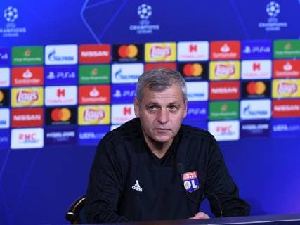 06.11.2018, xmeix, Fussball UEFA Champions League, Pressekonferenz Abschlusstraining Olympique Lyon - TSG 1899 Hoffenheim, emspor, v.l. Trainer Bruno Genesio (Olympique Lyon) DFL DFB REGULATIONS PROHIBIT ANY USE OF PHOTOGRAPHS as IMAGE SEQUENCES and or QUASI-VIDEO Lyon