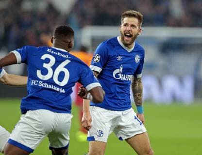 06.11.2018, xovx, Fussball UEFA Champions League, FC Schalke 04 - Galatasaray Istanbul emspor, Jubel nach dem Tor zum 1:0 durch Guido Burgstaller (FC Schalke 04), links Breel Embolo (FC Schalke 04), Aktion . (DFL DFB REGULATIONS PROHIBIT ANY USE OF PHOTOGRAPHS as IMAGE SEQUENCES and or QUASI-VIDEO) Gelsenkirchen