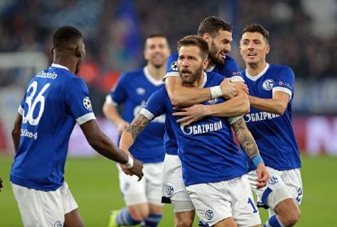 06.11.2018, xovx, Fussball UEFA Champions League, FC Schalke 04 - Galatasaray Istanbul emspor, Jubel nach dem Tor zum 1:0 durch Guido Burgstaller (FC Schalke 04), Aktion . (DFL DFB REGULATIONS PROHIBIT ANY USE OF PHOTOGRAPHS as IMAGE SEQUENCES and or QUASI-VIDEO) Gelsenkirchen