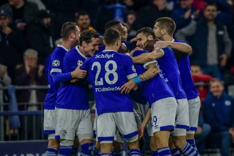 Gelsenkirchen, Germany 06.11.2018, UEFA Champions League - 2018 19 Season, Rueckrunde, Gruppenphase - Gruppe D - 4. Spieltag, FC Schalke 04 - Galatasaray Istanbul, Guido Burgstaller (FC Schalke 04) jubel, Torjubel um nach seinem treffer zum 1-0 ( DeFodi520
