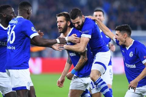 Fußball Champions League Gruppenphase 4. Spieltag FC Schalke 04 - Galatasaray Istanbul am 06.11.2018 in der Veltins Arena in Gelsenkirchen Torjubel zum 1:0 durch Guido Burgstaller ( Schalke ) DFL Regulations prohibit any use of photographs as image sequences and or quasi video.