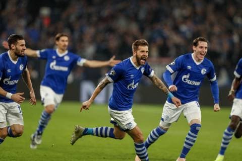 Sport Bilder des Tages 06.11.2018, Fussball, Saison 2018 2019, Champions League, 4. Spieltag - FC Schalke 04 - Galatasaray Istanbul v. l. Guido BURGSTALLER (FC Schalke 04), Sebastian Rudy (FC Schalke 04) Gelsenkirchen Veltins Arena Deutschland