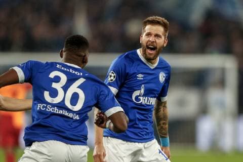 06.11.2018, Fussball, Saison 2018 2019, Champions League, 4. Spieltag - FC Schalke 04 - Galatasaray Istanbul v. l. Breel EMBOLO (FC Schalke 04), Guido BURGSTALLER (FC Schalke 04) Gelsenkirchen Veltins Arena Deutschland