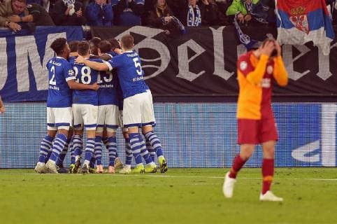 06.11.2018, xovx, Fussball UEFA Champions League, FC Schalke 04 - Galatasaray Istanbul emspor, Jubel nach dem Tor zum 2:0 durch Mark Uth (FC Schalke 04), Aktion . (DFL DFB REGULATIONS PROHIBIT ANY USE OF PHOTOGRAPHS as IMAGE SEQUENCES and or QUASI-VIDEO) Gelsenkirchen