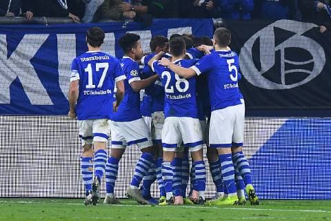 Fußball Champions League Gruppenphase 4. Spieltag FC Schalke 04 - Galatasaray Istanbul am 06.11.2018 in der Veltins Arena in Gelsenkirchen Torjubel zum 2:0 durch Mark Uth ( Schalke ) DFL Regulations prohibit any use of photographs as image sequences and or quasi video.