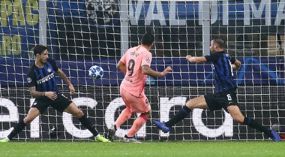 Photo LaPresse - Spada November 06 , 2018 Milan ( Italy ) Soccer Inter vs Barcelona - Champions League - "San Siro Stadium " In the pic: Suarez  Copyright: xSpada LaPressex