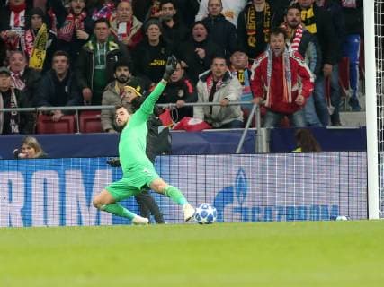 Roman Buerki ( Borussia Dortmund 1 ) kann das 2:0 nicht verhindern, Atletico Madrid vs. Borussia Dortmund, Fussball, Champions League Gruppenphase, 06.11.2018 Atletico Madrid vs. Borussia Dortmund, Fussball, Champions League Gruppenphase, 06.11.2018 Madrid Copyright: xLanger Eibner-Pressefotox EP_HLR