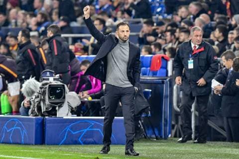 GER, CL, FC Schalke 04 vs Galatasaray Istanbul 06.11.2018, Veltins-Arena, Gelsenkirchen, GER, CL, FC Schalke 04 vs Galatasaray Istanbul, DFL regulations prohibit any use of photographs as image sequences and or quasi-video im Bild Domenico Tedesco (FC Schalke 04) Schlussjubel Schlußjubel Emotion Freude