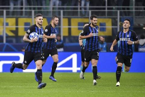 Fußball, CL, Inter Mailand - FC Barcelona Photo LaPresse Marco Alpozzi November 06, 2018 Milano (Italy) soccer Inter FC vs FC Barcellona - Champions League group stage - Group b - Giuseppe Meazza Stadium In the pic: Mauro Icardi (Inter F.C.)celebrating goal  Copyright: xMarcoxAlpozzi LaPresse LaPresse x