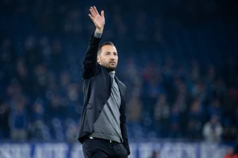06.11.2018, xkvx, Fussball UEFA Champions League, FC Schalke 04 - Galatasaray Istanbul emspor, v.l. Trainer Domenico Tedesco (S04 - Schalke 04) jubelt Jubel feiert nach Spielende (DFL DFB REGULATIONS PROHIBIT ANY USE OF PHOTOGRAPHS as IMAGE SEQUENCES and or QUASI-VIDEO) Gelsenkirchen