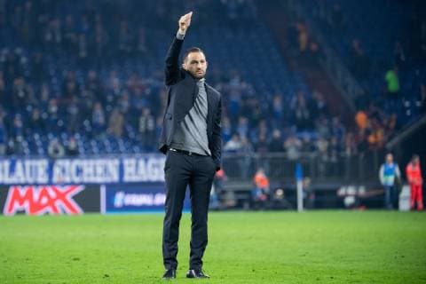 06.11.2018, xkvx, Fussball UEFA Champions League, FC Schalke 04 - Galatasaray Istanbul emspor, v.l. Trainer Domenico Tedesco (S04 - Schalke 04) jubelt Jubel feiert nach Spielende (DFL DFB REGULATIONS PROHIBIT ANY USE OF PHOTOGRAPHS as IMAGE SEQUENCES and or QUASI-VIDEO) Gelsenkirchen