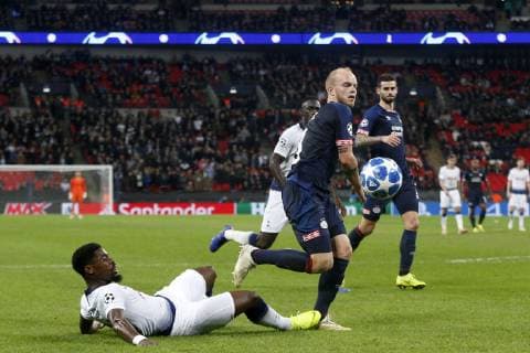 (L-R), Serge Aurier of Tottenham Hotspur, Jorrit Hendrix of PSV during the UEFA Champions League group C match between Tottenham Hotspur FC and PSV Eindhoven at the Wembley stadium on November 06, 2018 in London, England UEFA Champions League 2018 2019 xVIxVIxImagesx xJeroenxPutmansxIVx 12697802