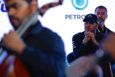 November 7, 2018 - Sao Paulo, Sao Paulo, Brazil - Sao Paulo, Sao Paulo, Brazil - Nov, 2018 - LEWIS HAMILTON a five-time Formula One world champion by the Mercedes-AMG Petronas Motorsports team attends a performance of the orchestra conducted by maestro JOAO CARLOS MARTINS, made in his honor after a press conference PK Pressekonferenz launching the new line of lubricants from his team s sponsor Petronas Lubrificants International. Sao Paulo, Brazil, November 7, 2018. Lewis Hamilton during press conference at Sao Paulo - ZUMAc168 20181107_zap_c168_008 Copyright: xMarceloxChellox