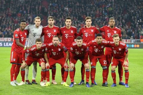 Teamfoto, l-r: hintere Reihe David Alaba 27 (FC Bayern Muenchen), Manuel Neuer 1 (FC Bayern Muenchen), Javi Martinez 8 (FC Bayern Muenchen), Mats Hummels 5 (FC Bayern Muenchen), Leon Goretzka 18 (FC Bayern Muenchen), Jerome Boateng 17 (FC Bayern Muenchen), l-r: vordere Reihe, Thomas Mueller 25 (FC Bayern Muenchen), Franck Ribery 7 (FC Bayern Muenchen), Robert Lewandowski 9 (FC Bayern Muenchen), Serge Gnabry 22 (FC Bayern Muenchen), Joshua Kimmich 32 (FC Bayern Muenchen), FC Bayern Muenchen vs. AEK Athen, Fussball, Vorrunde, Champions League, 07.11.2018 Muenchen Bayern Deutschland