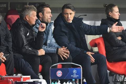v.re:Niko KOVAC (Trainer Bayern Muenchen), Robert KOVAC (Co Trainer FC Bayern Muenchen), Peter HERMANN (Co Trainer FCB),Gestik, FC Bayern Muenchen (M) - AEK Athens FC (Athen), Fussball Champions League,Gruppe E, am 07.11.2018. A L L I A N Z A R E N A. DFL REGULATIONS PROHIBIT ANY USE OF PHOTOGRAPHS AS IMAGE SEQUENCES AND OR QUASI-VIDEO.