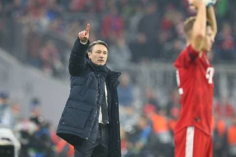 Chef-Trainer Nico Kovac (FC Bayern Muenchen) gibt Anweisungen mit dem Finger, FC Bayern Muenchen vs. AEK Athen, Fussball, Vorrunde, Champions League, 07.11.2018 Muenchen Bayern Deutschland