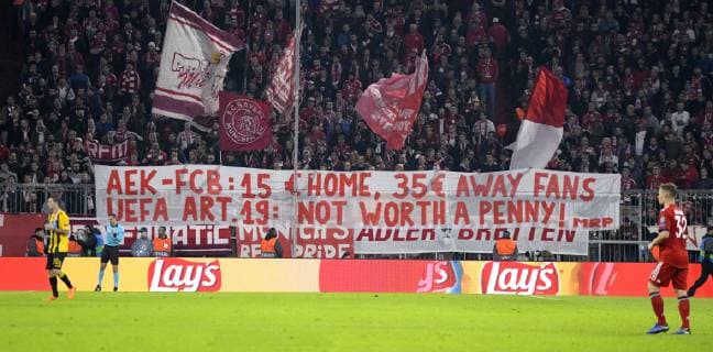 Fußball, CL, Bayern München - AEK Athen, Fans protestieren gegen Ticket-Preise 07.11.2018, Fussball UEFA Champions League 2018 2019, Gruppenphase, 4.Spieltag, FC Bayern München - AEK Athen, in der Allianz-Arena München. Proteste der Bayernfans gegen zu Teure AWAY Tickets (Auswärts).
