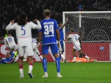 07.11.2018, xmeix, Fussball UEFA Champions League, Olympique Lyon - TSG 1899 Hoffenheim, emspor, v.l. das 1:0 für Olympique Lyon durch Olympique Lyons Nabil Fekir gegen das 1:0 für Olympique Lyon durch DFL DFB REGULATIONS PROHIBIT ANY USE OF PHOTOGRAPHS as IMAGE SEQUENCES and or QUASI-VIDEO Lyon