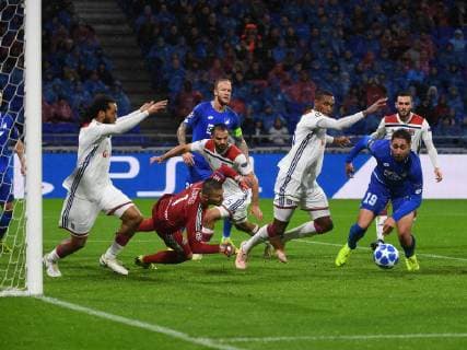 07.11.2018, xmeix, Fussball UEFA Champions League, Olympique Lyon - TSG 1899 Hoffenheim, emspor, v.l. Chance von Ishak Belfodil (TSG 1899 Hoffenheim) gegen Olympique Lyons Anthony Lopes, Olympique Lyons Marcelo, Olympique Lyons Jeremy Morel DFL DFB REGULATIONS PROHIBIT ANY USE OF PHOTOGRAPHS as IMAGE SEQUENCES and or QUASI-VIDEO Lyon