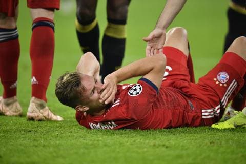 Joshua Kimmich FC Bayern München verletzt Verletzung Champions League CL Gruppenphase FC Bayern München FCB vs AEK Athen 07.11.2018 DFL REGULATIONS PROHIBIT ANY USE OF PHOTOGRAPHS AS IMAGE SEQUENCES AND OR QUASI-VIDEO FC Bayern München FCB vs AEK Athen