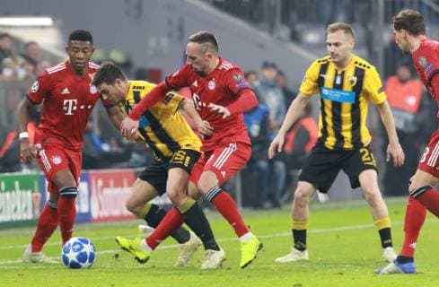 Franck Ribery und David Alaba (li.) (FC Bayern) gegen Alef (AEK Athens FC) Fussball UEFA Champions League FC Bayern München - AEK Athens FC 07.11.2018