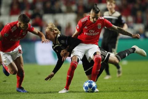 (l-r) Ruben Dias of SL Benfica, Kasper Dolberg of Ajax, Ljubomir Fejsa of SL Benfica during the UEFA Champions League group E match between SL Benfica and Ajax Amsterdam at Estadio La Luz on November 97, 2018 in Lisbon, Portugal UEFA Champions League 2018 2019 xVIxVIxImagesx xMauricexvanxSteenxIVx 12704903