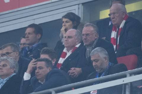 07.11.2018, xkvx, Fussball UEFA Champions League, FC Bayern Muenchen - AEK Athen emspor, v.l. Praesident Uli Hoeness (FC Bayern Muenchen), Karl-Heinz Rummenigge (FC Bayern Muenchen) (DFL DFB REGULATIONS PROHIBIT ANY USE OF PHOTOGRAPHS as IMAGE SEQUENCES and or QUASI-VIDEO) Muenchen