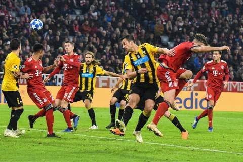 Robert Lewandowski (FC Bayern Muenchen 9) erzielt das 2:0 , FC Bayern Muenchen vs. AEK Athen, Fussball, Vorrunde, Champions League, 07.11.2018 Muenchen Bayern Deutschland
