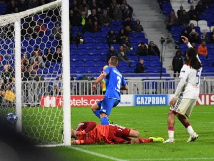 07.11.2018, xmeix, Fussball UEFA Champions League, Olympique Lyon - TSG 1899 Hoffenheim, emspor, v.l. Ausgleich zum 2:2 durch Pavel Kaderabek (TSG 1899 Hoffenheim) gegen Olympique Lyons Anthony Lopes DFL DFB REGULATIONS PROHIBIT ANY USE OF PHOTOGRAPHS as IMAGE SEQUENCES and or QUASI-VIDEO Lyon