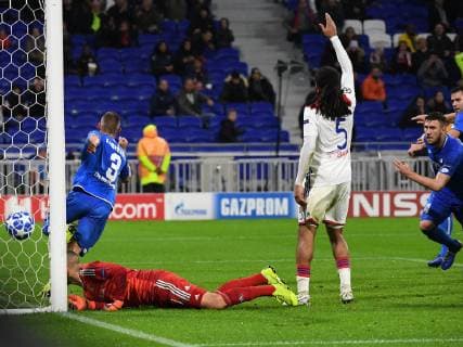 07.11.2018, xmeix, Fussball UEFA Champions League, Olympique Lyon - TSG 1899 Hoffenheim, emspor, v.l. Ausgleich zum 2:2 durch Pavel Kaderabek (TSG 1899 Hoffenheim) gegen Olympique Lyons Anthony Lopes DFL DFB REGULATIONS PROHIBIT ANY USE OF PHOTOGRAPHS as IMAGE SEQUENCES and or QUASI-VIDEO Lyon